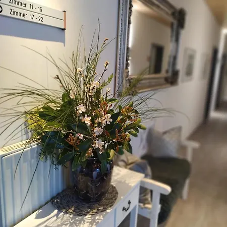 Cronberger Hof Отель