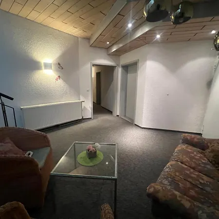 Cronberger Hof Отель Ладенбург