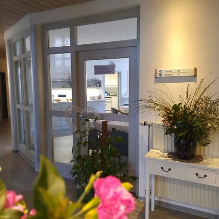 Cronberger Hof Отель 3*