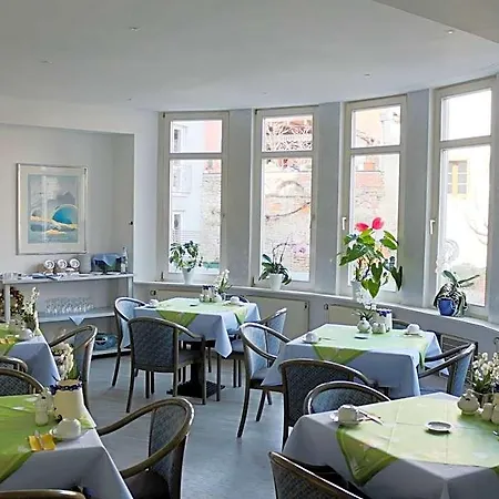 Cronberger Hof 3*
